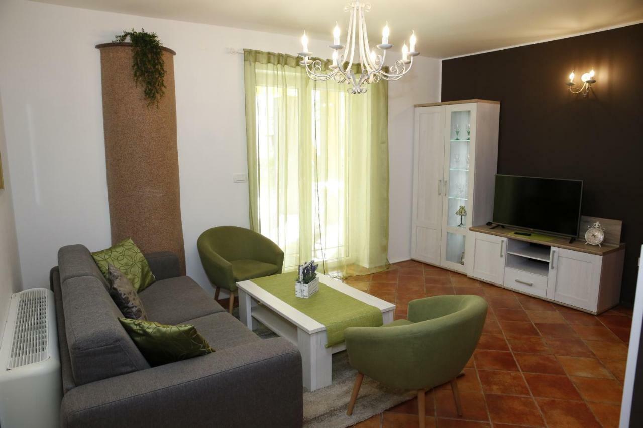 Hotel Vila Nara Vodice Exterior foto